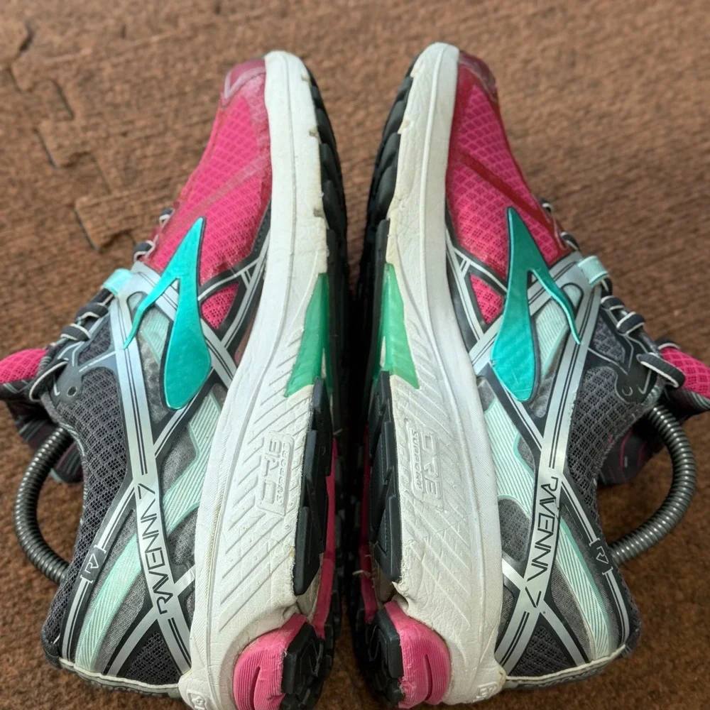 Brooks Ravenna 7‎ Womens Running Shoes Pink Grey Teal Athletic Sneakers size 11